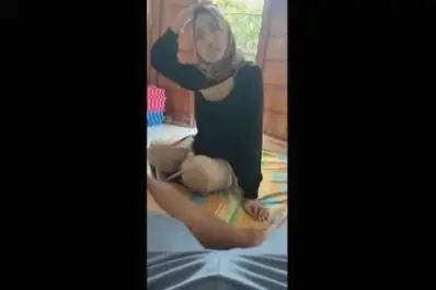 Cewek Bohay Pengen Kontol Disepong Rakus Banget