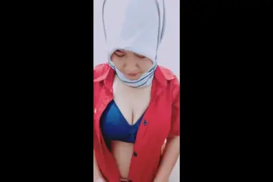 Dede Colmek Sendiri Memek Basah Sampe Banjir Brutal